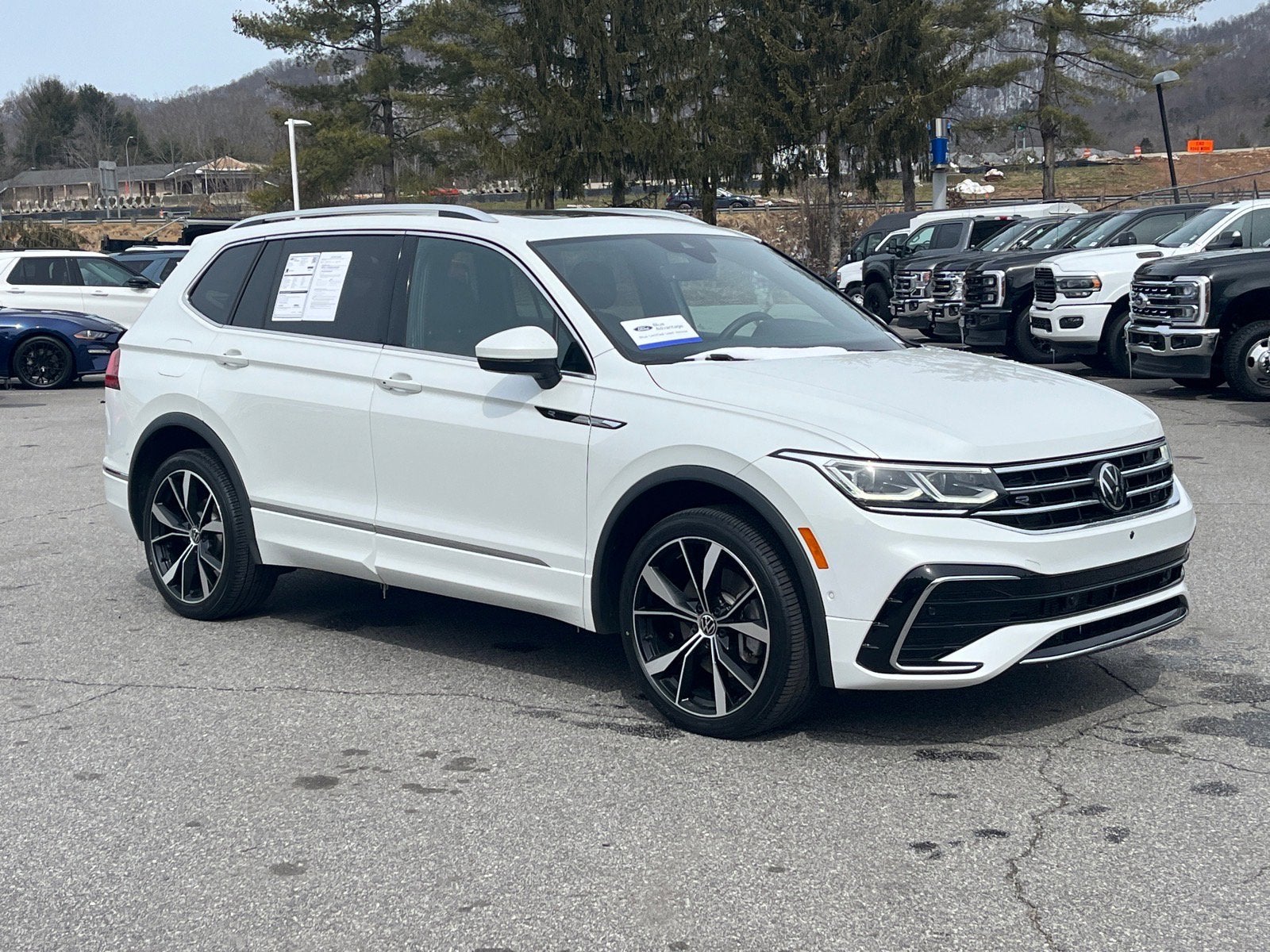 2024 Volkswagen Tiguan SEL R-Line